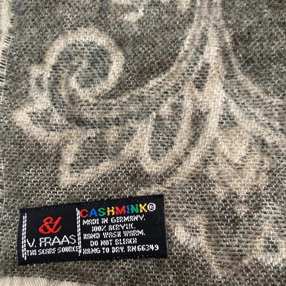 Cashmink Paisley Scarf - Picture 4 of 4